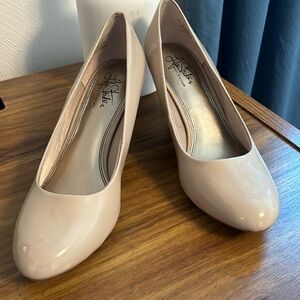 LifeStride Soft System taupe size 10.